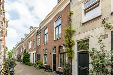 Terraced house for sale: Lange Wijngaardstraat 33, Bakenes Haarlem