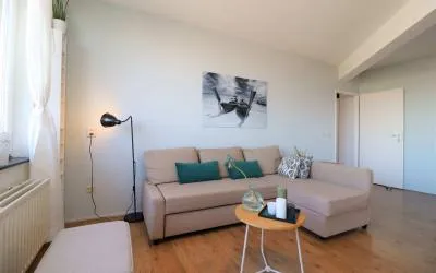 Appartement te huur: Lange Hilleweg 444, Rotterdam