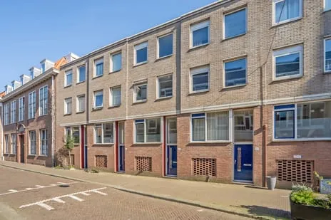 Tussenwoning te koop: Lange Lombardstraat 48, Kortenbos 'S-Gravenhage