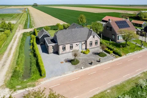 Vrijstaande woning te koop: Lange Nieuwstraat 9, Buitengebied Kloosterzande Kloosterzande