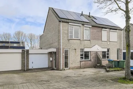 Tussenwoning te koop: Lange Slagen 12, Overkroeten Breda