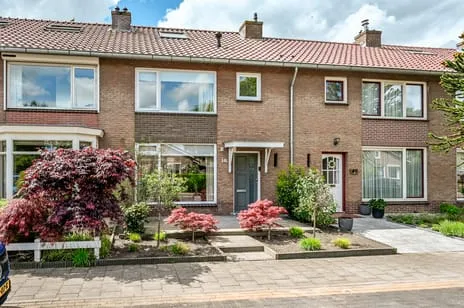 Tussenwoning te koop: Lange Wijden 10, Oosthoek Elburg