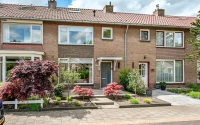 Tussenwoning te koop: Lange Wijden 10, Oosthoek Elburg