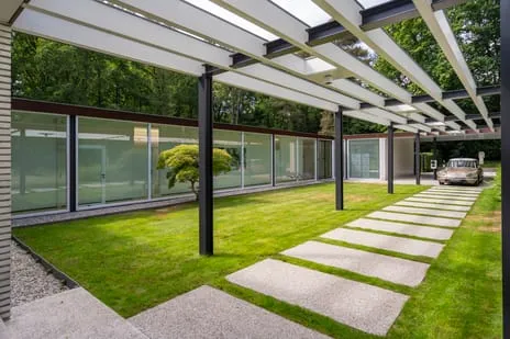 Vrijstaande woning te koop: Lange Wijnen 9, Steenbergen Laren (Nh)