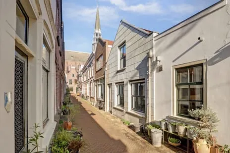Tussenwoning te koop: Lange Willemsteeg 13, Raam e.o. Gouda