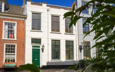 Tussenwoning te koop: Langebrug 18, Pieterswijk Leiden