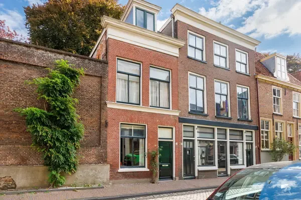 Hoekwoning te koop: Langebrug 38, Leiden