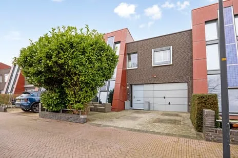 Tussenwoning te koop: Langeland 17, Lage Veld 'S-Gravenhage