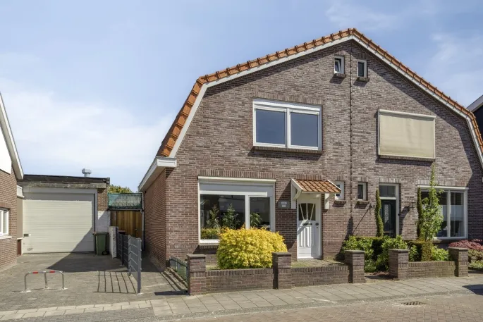 Twee-onder-één-kap te koop: Langelermaatweg 209, Berflo Es Noord Hengelo