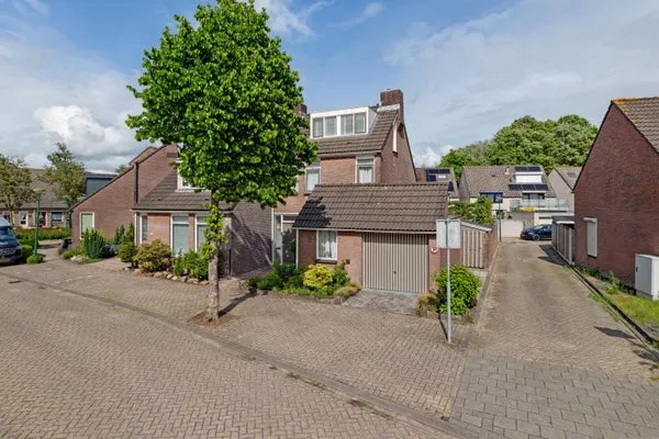 Twee-onder-één-kap te koop: Langemeer 41, Heikant Kaatsheuvel