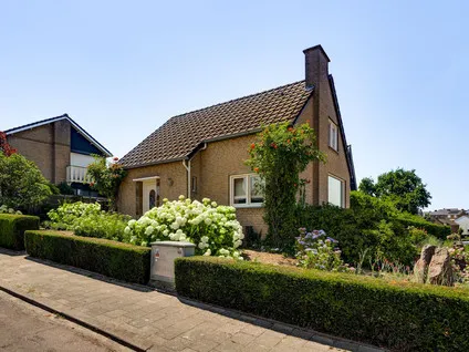 Vrijstaande woning te koop: Langen Akker 10, Berg Berg En Terblijt