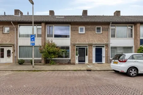 Tussenwoning te koop: Langenakkerweg 10, Schoot Eindhoven