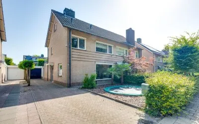 Twee-onder-één-kap te koop: Langenhof 15, Achthoeven Udenhout