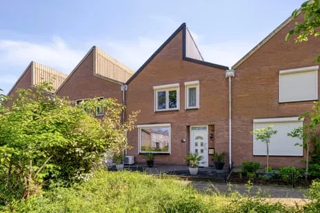 Tussenwoning te koop: Langenhof 25, Centrum Oosterhout (Nb)