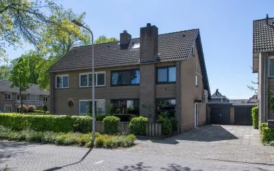 Twee-onder-één-kap te koop: Langenhof 64, Achthoeven Udenhout