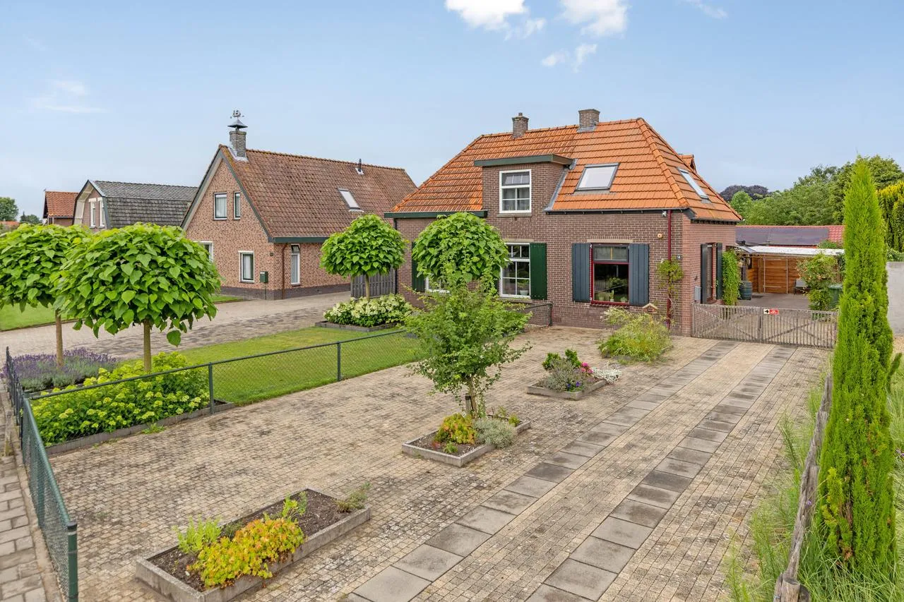 Twee-onder-één-kap te koop: Langeslag 14, Heerde