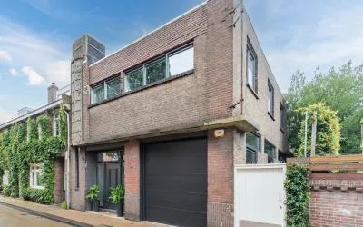 Hoekwoning te koop: Langestraat 104, Binnenstad Oost Tilburg
