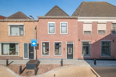 Tussenwoning te koop: Langestraat 142, Genemuiden Kern Genemuiden