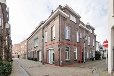 Tussenwoning te koop: Langestraat 23B, Tilburg