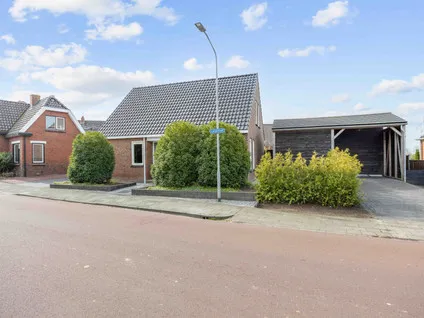 Vrijstaande woning te koop: Langestraat 72, Noordhorn
