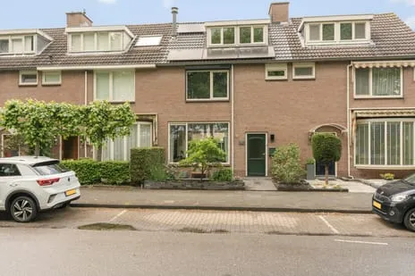 Tussenwoning te koop: Langeweg 107, Monnikenhof centrum Vianen (Ut)