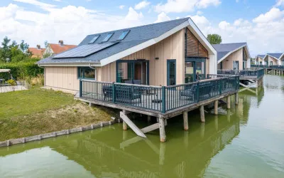 Detached house for sale: Langeweg 112-401, Verspreide huizen Breskens Breskens