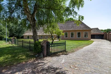Vrijstaande woning te koop: Langgrafweg 1, Emmermeer Emmen