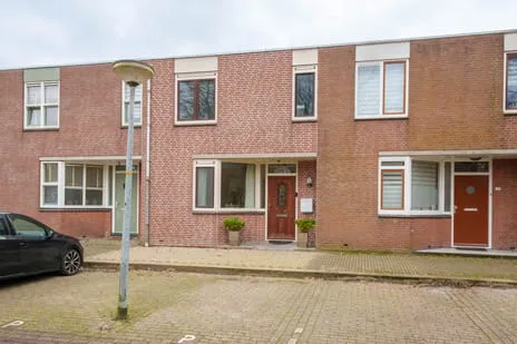 Tussenwoning te koop: Langshof 130, Binnenhof en Langshof (met Nieuwstraat) Almere
