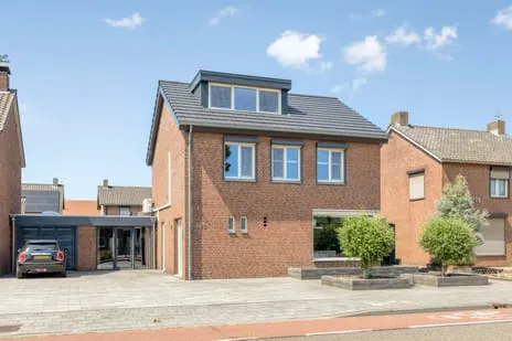 Twee-onder-één-kap te koop: Langstraat 160, Veltum 1 Venray