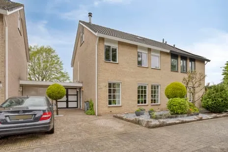Tussenwoning te koop: Langstraat 60, De Landstreken Dronten