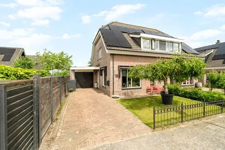 Semi-detached for sale: Lantmanstraat 18, Waarland (woonkern) Waarland