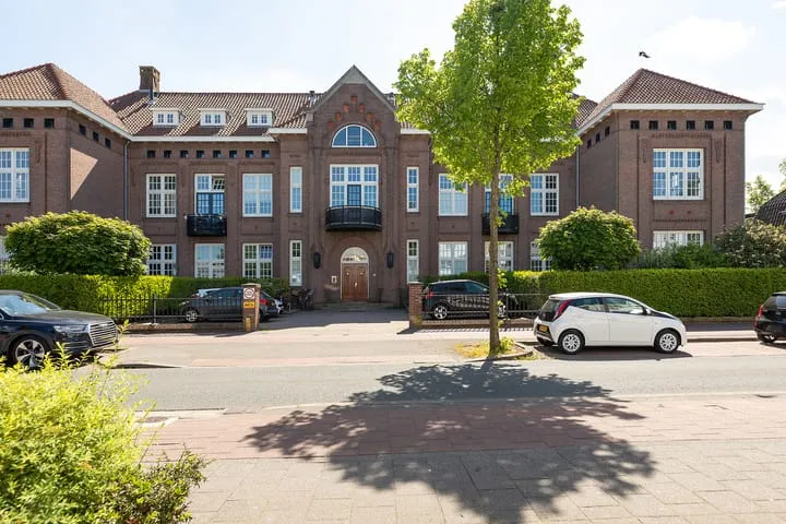 Apartment for sale: Larenseweg 28A3, Electrobuurt Hilversum
