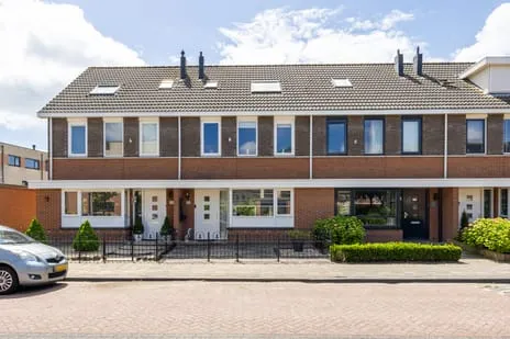 Tussenwoning te koop: Largostraat 22, Wagenzicht Hellevoetsluis