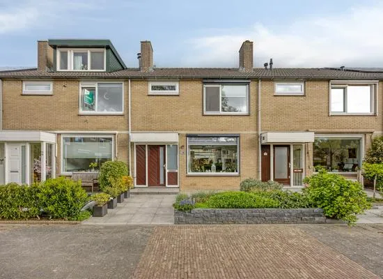 Tussenwoning te koop: Lariksstraat 23, Dubbeldam-Zuid Dordrecht