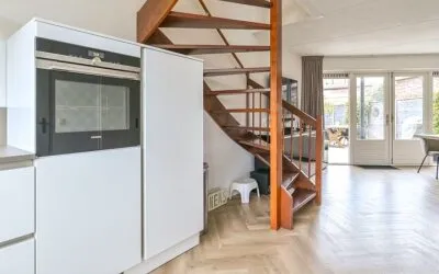 Tussenwoning te koop: Lariksstraat 2B, Bomenbuurt Ijmuiden