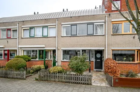 Tussenwoning te koop: Lariksstraat 2B, Bomenbuurt Ijmuiden