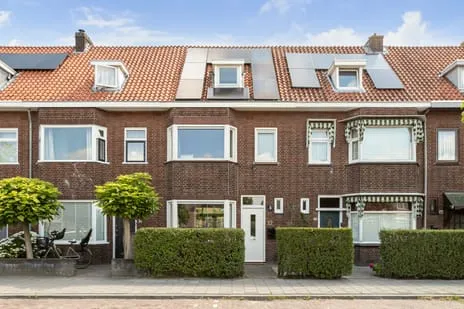 Tussenwoning te koop: Lariksstraat 32, Tuinzigt Breda