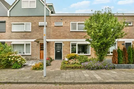 Terraced house for sale: Larixlaan 24, Zwanenburg Oost Zwanenburg