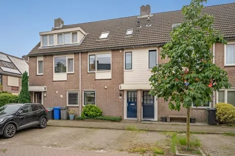 Tussenwoning te koop: Latijns-Amerikalaan 114, Latijns Amerikabuurt Delft