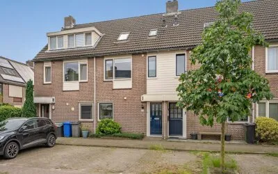 Tussenwoning te koop: Latijns-Amerikalaan 114, Latijns Amerikabuurt Delft