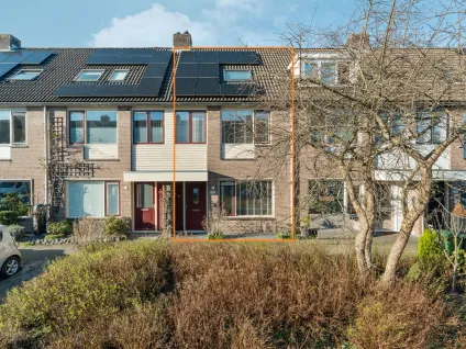 Tussenwoning te koop: Latijns-Amerikalaan 135, Latijns Amerikabuurt Delft