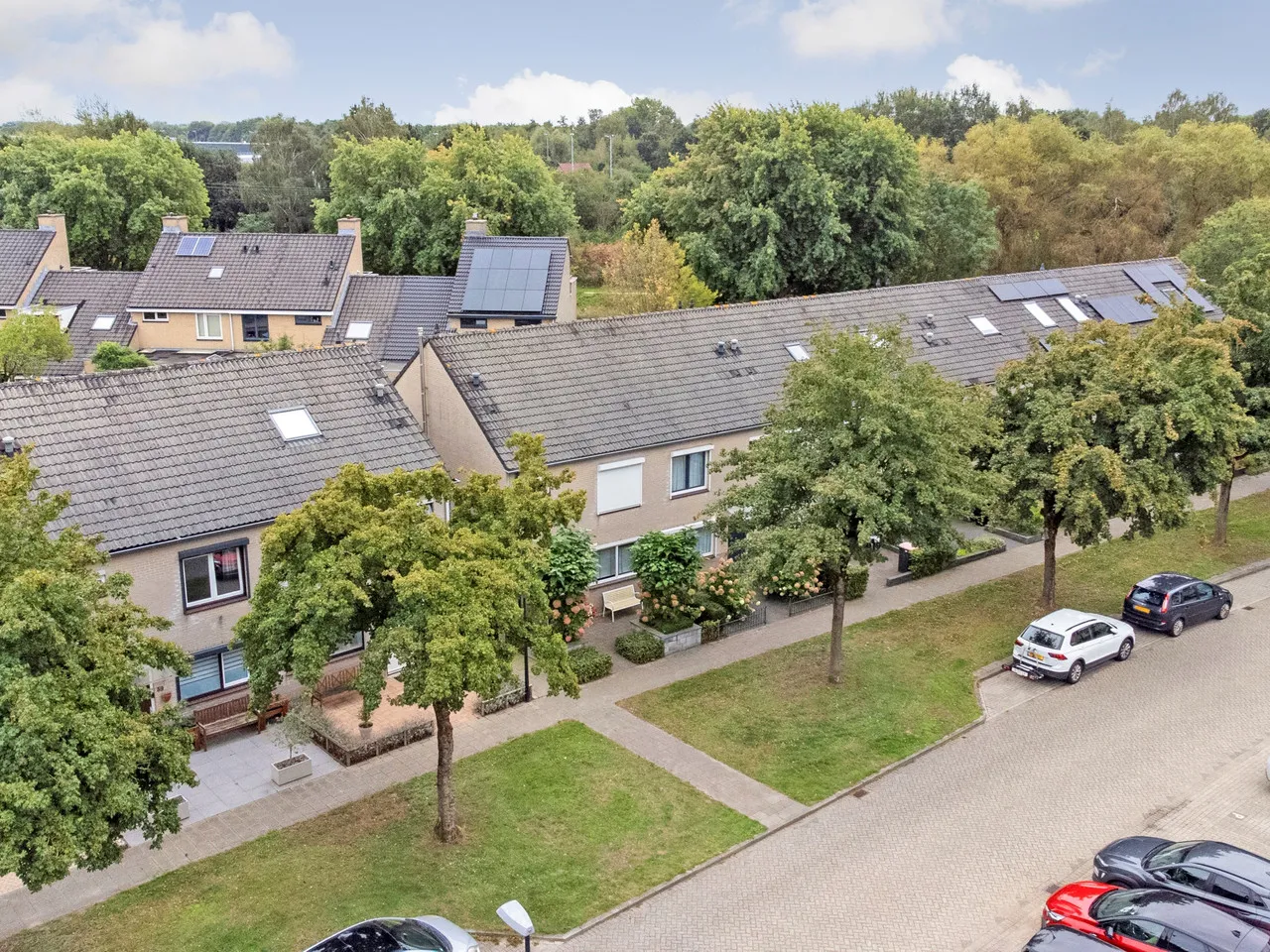 Tussenwoning te koop: Latonalaan 45, Apeldoorn