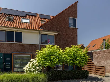 Hoekwoning te koop: Laurens van Kuikstraat 1, Nesselande Rotterdam