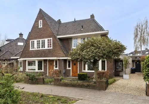 Twee-onder-één-kap te koop: Laurens Costerplein 18, Leusderkwartier-West Amersfoort