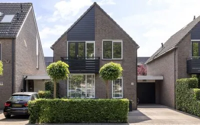 Tussenwoning te koop: Laurensvliet 2E, Prinsessenbuurt Zwijndrecht
