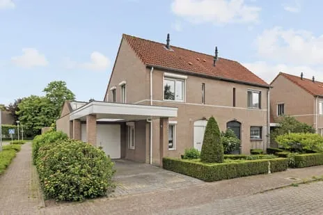 Hoekwoning te koop: Laurierhaag 1, Oost West En Middelbeers