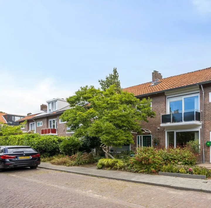 Tussenwoning te koop: Laurierkerslaan 10, Van der Leekbuurt Amstelveen