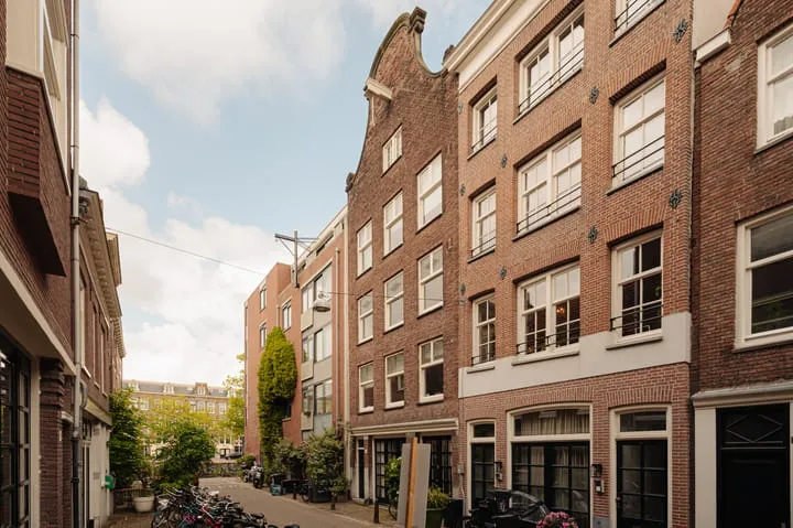 Apartment for sale: Laurierstraat 248-2, Elandsgrachtbuurt Amsterdam