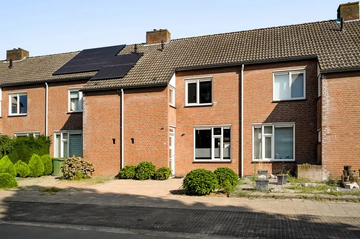 Tussenwoning te koop: Laurierstraat 61, Nederweert Nederweert
