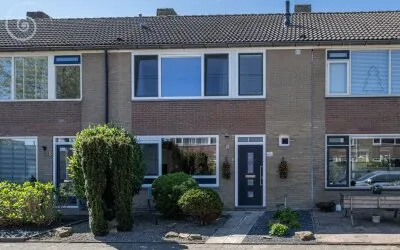 Tussenwoning te koop: Lauwerijnstraat 16, Nieuwe-Tonge